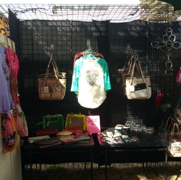 Meet your Posher, Debrarose - Picture 5 of 17